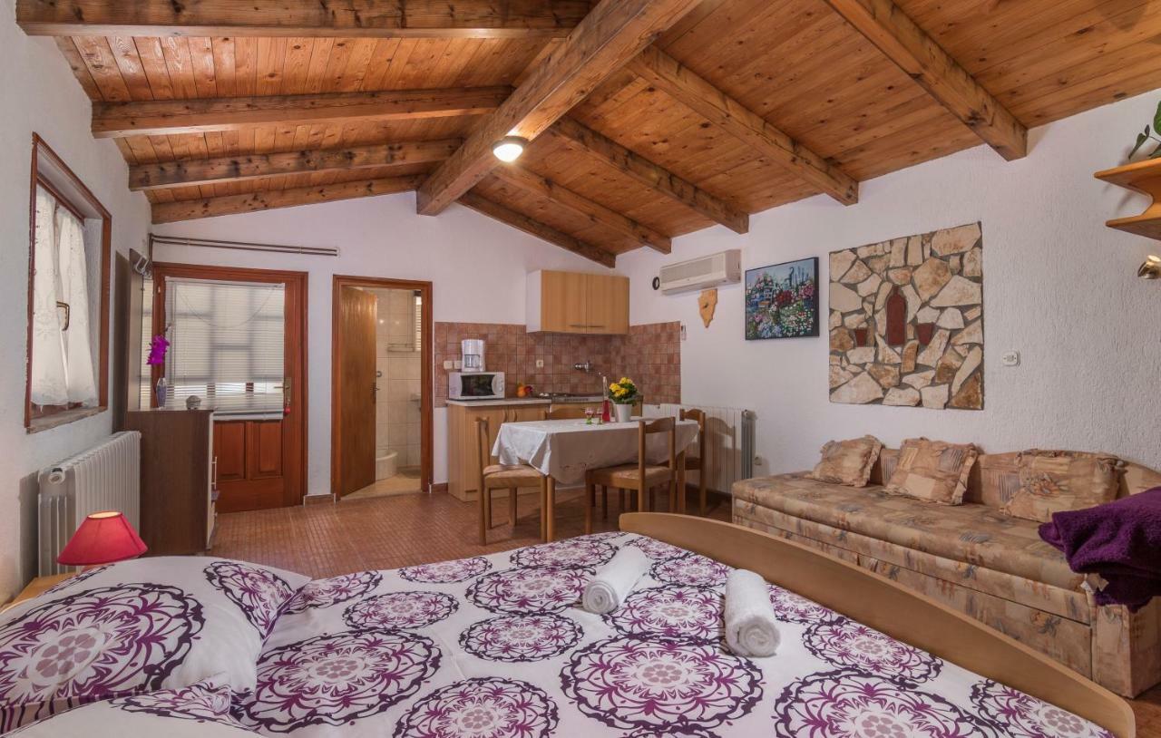 Apartmani Zikovic Porec Ngoại thất bức ảnh